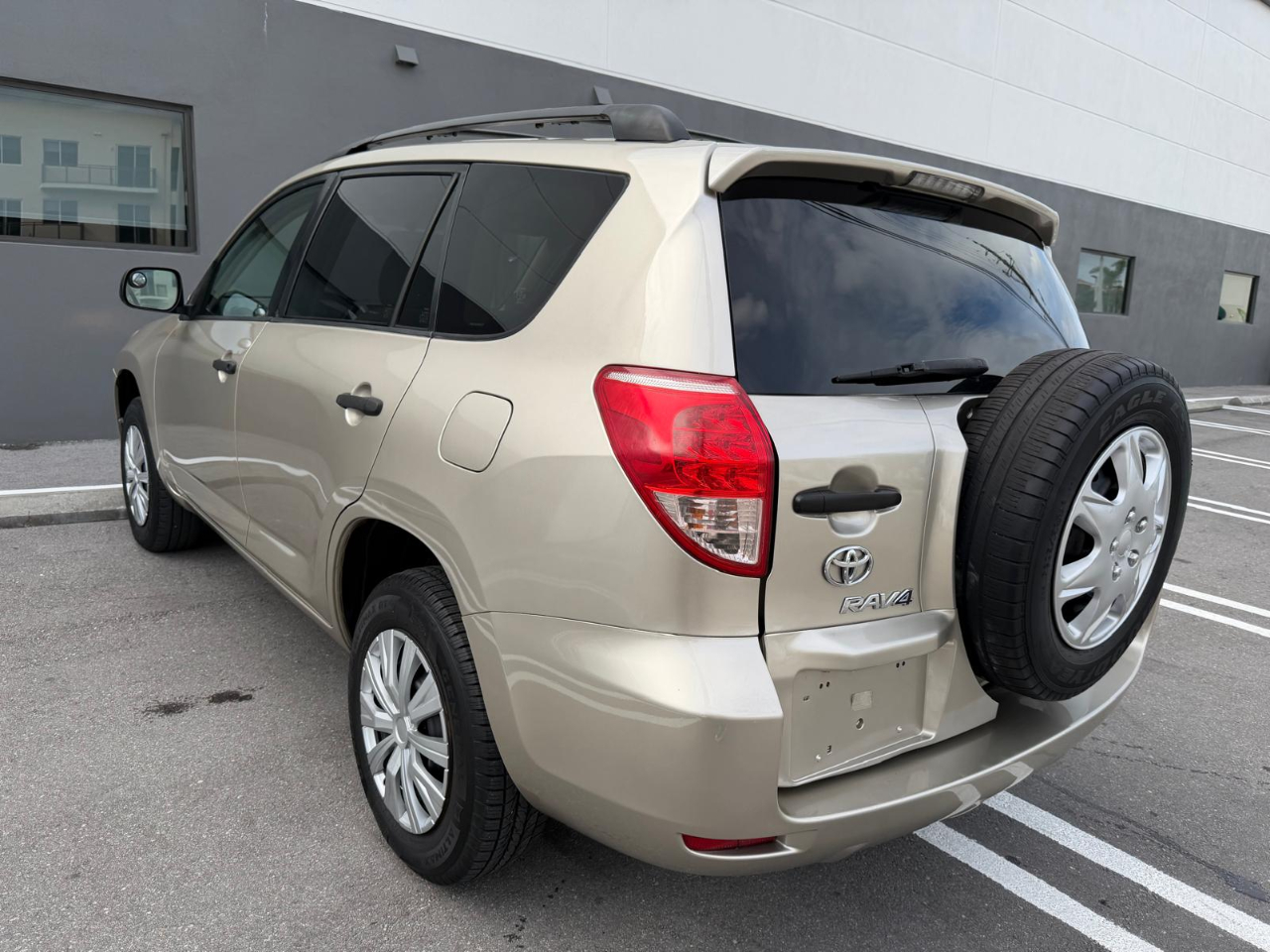2008 Toyota RAV4 photo 4