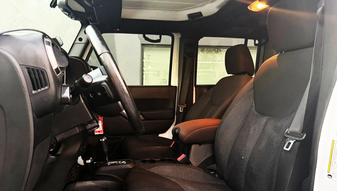 Jeep Wrangler Unlimited 4WD 4dr Black Bear *Ltd Avail* 2016