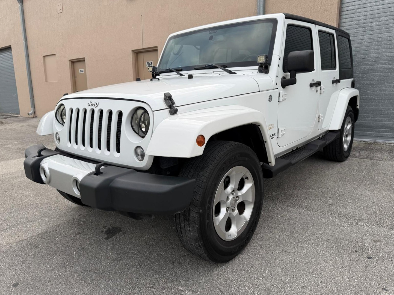 Jeep Wrangler Unlimited 4WD 4dr Sahara 2014