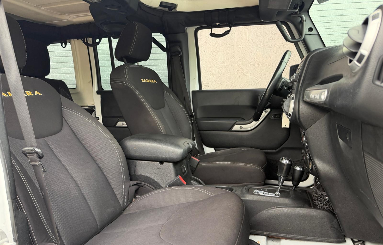 Jeep Wrangler Unlimited 4WD 4dr Sahara 2014