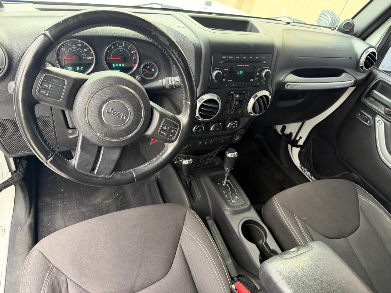 Jeep Wrangler Unlimited 4WD 4dr Sahara 2014