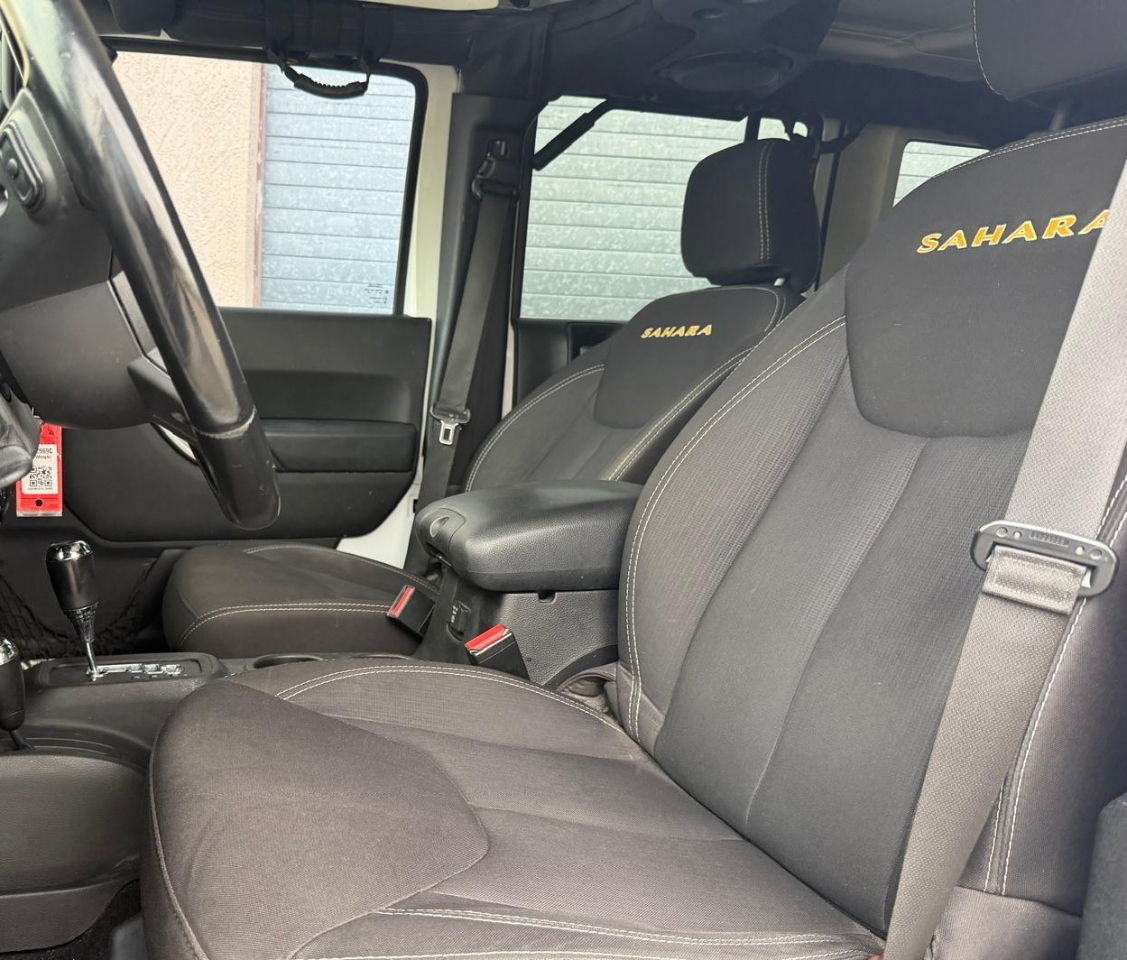 Jeep Wrangler Unlimited 4WD 4dr Sahara 2014