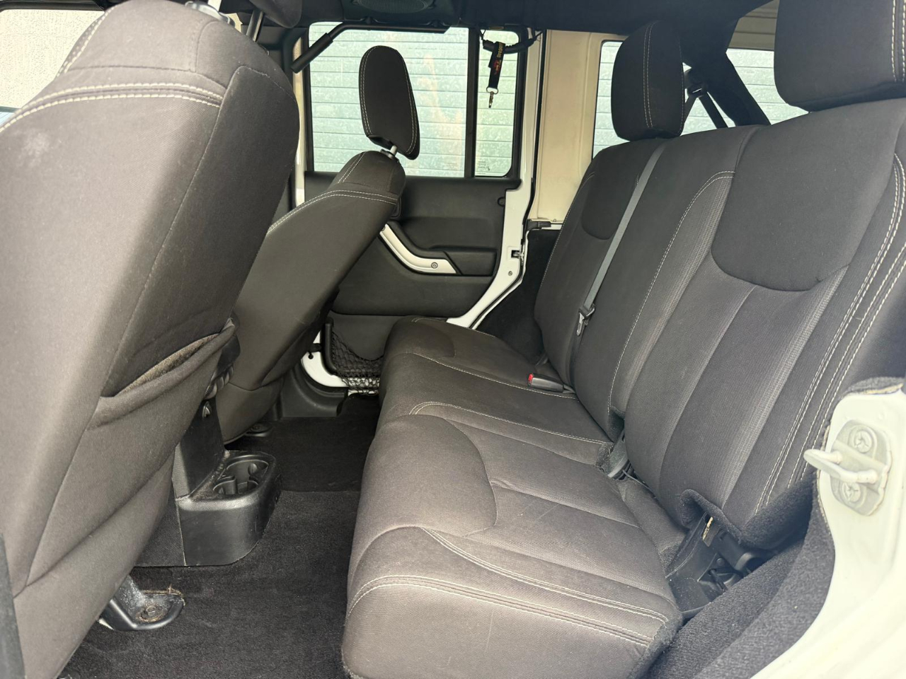 Jeep Wrangler Unlimited 4WD 4dr Sahara 2014