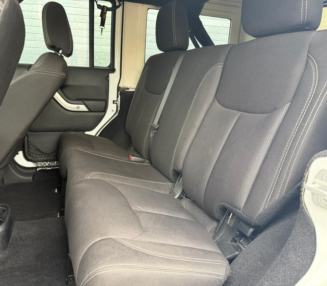 Jeep Wrangler Unlimited 4WD 4dr Sahara 2014