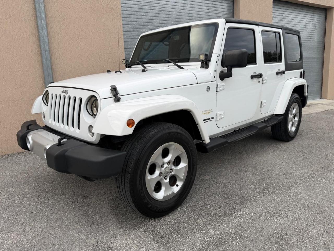 Jeep Wrangler Unlimited 4WD 4dr Sahara 2014