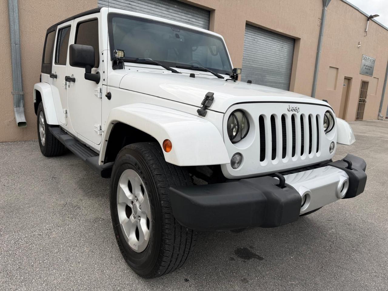 Jeep Wrangler Unlimited 4WD 4dr Sahara 2014