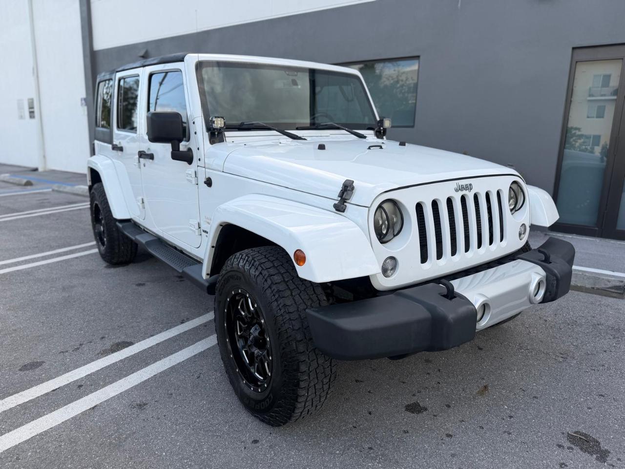 Jeep Wrangler Unlimited 4WD 4dr Sahara 2014