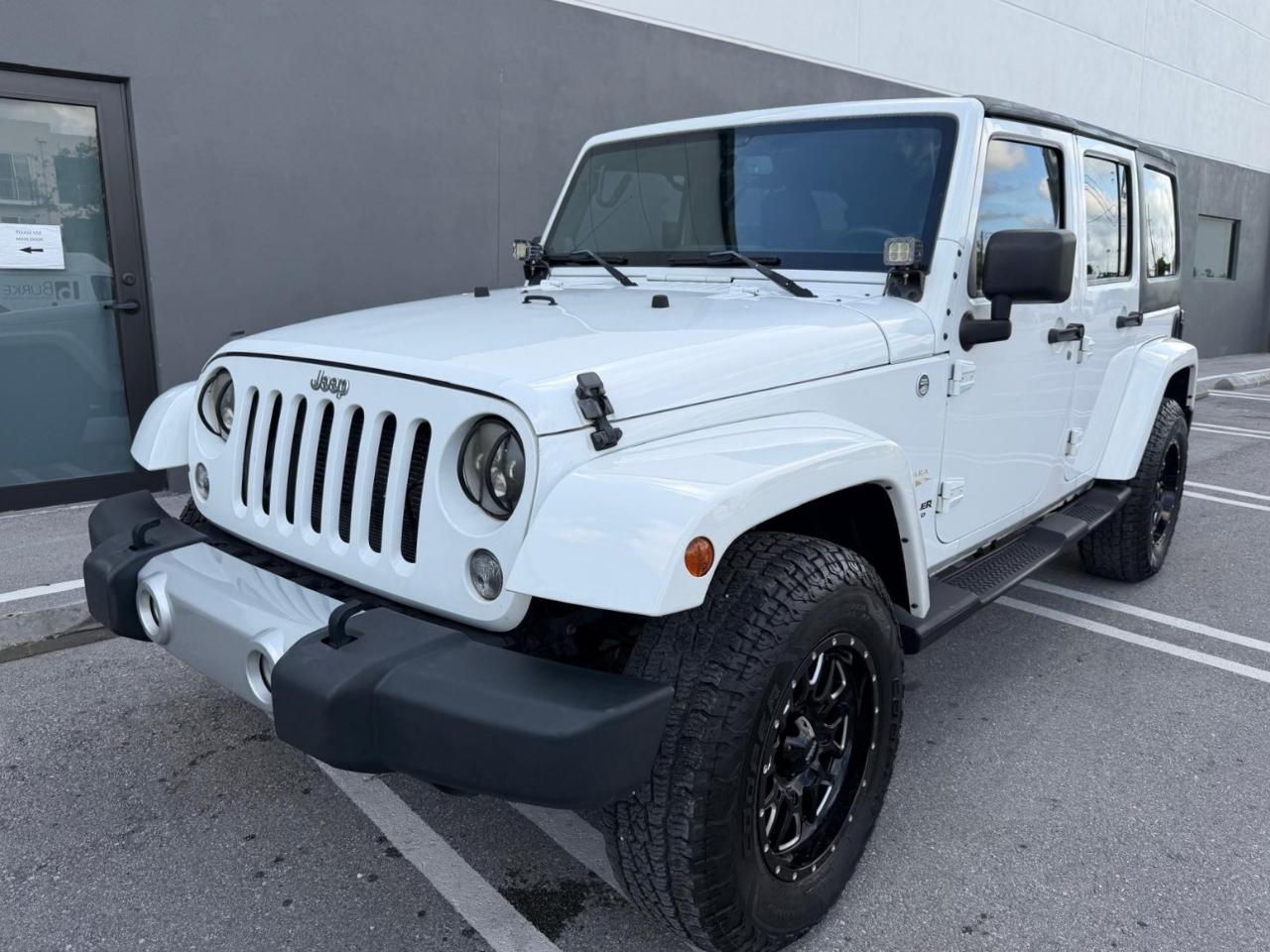 Jeep Wrangler Unlimited 4WD 4dr Sahara 2014