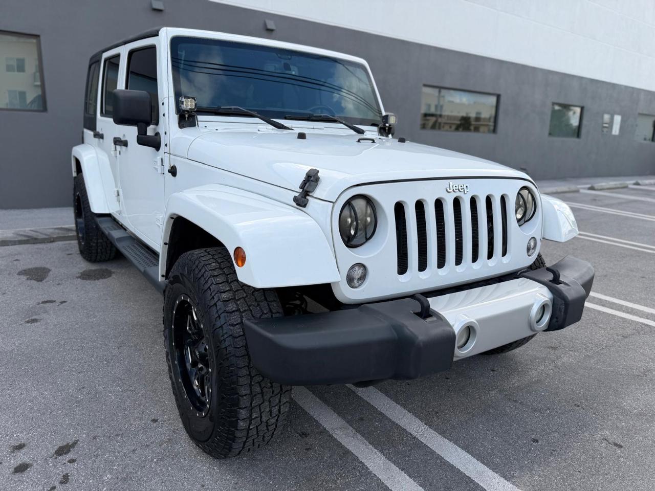 Jeep Wrangler Unlimited 4WD 4dr Sahara 2014