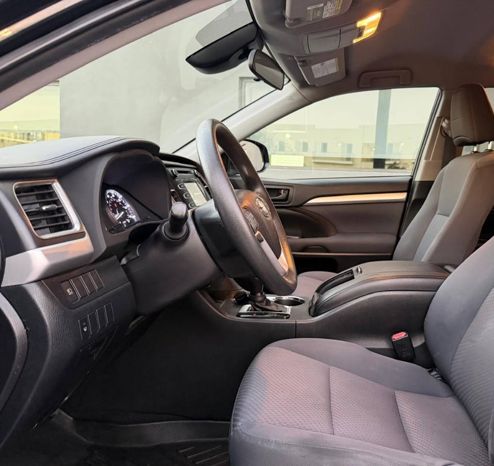 Toyota Highlander LE I4 FWD (Natl) 2019