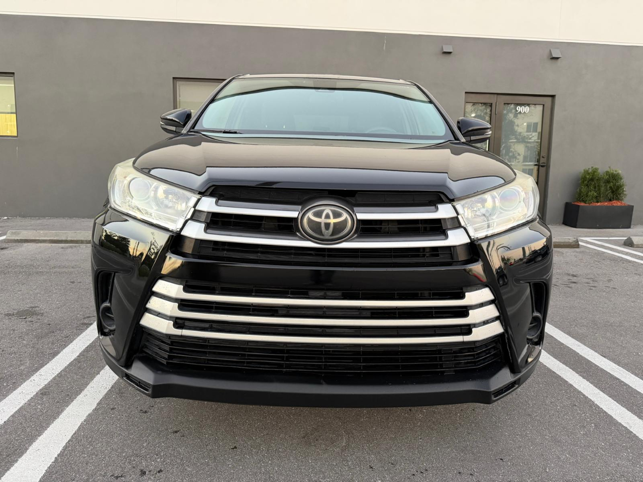 Toyota Highlander LE I4 FWD (Natl) 2019