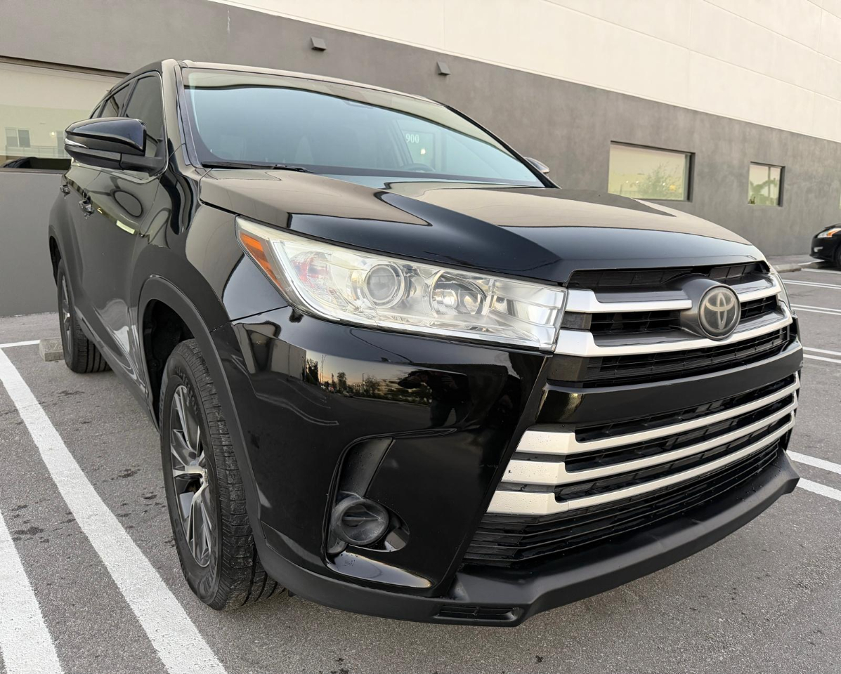 Toyota Highlander LE I4 FWD (Natl) 2019