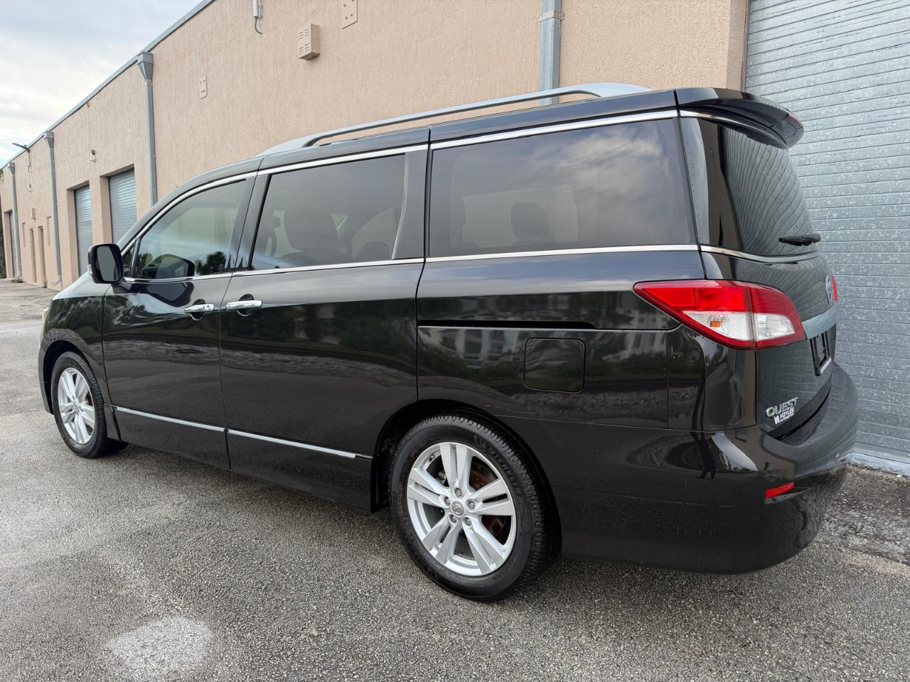 Nissan Quest 4dr SL 2015