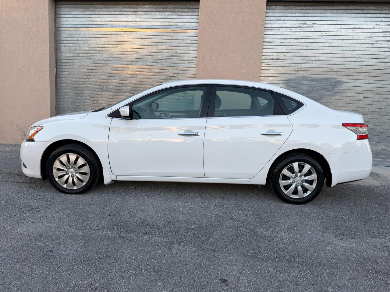 Nissan Sentra 4dr Sdn I4 CVT SV 2015