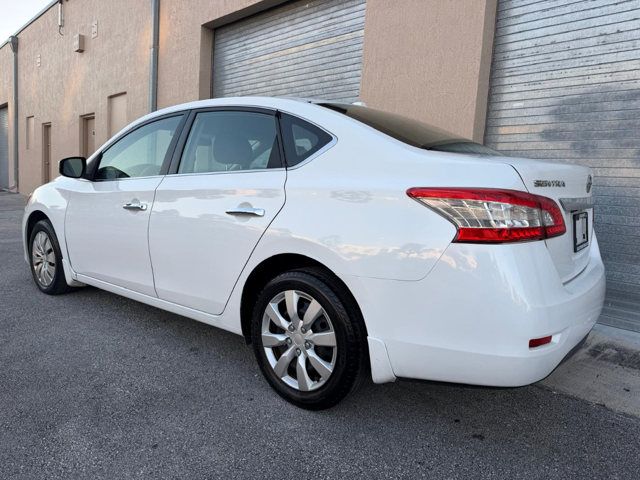 Nissan Sentra 4dr Sdn I4 CVT SV 2015