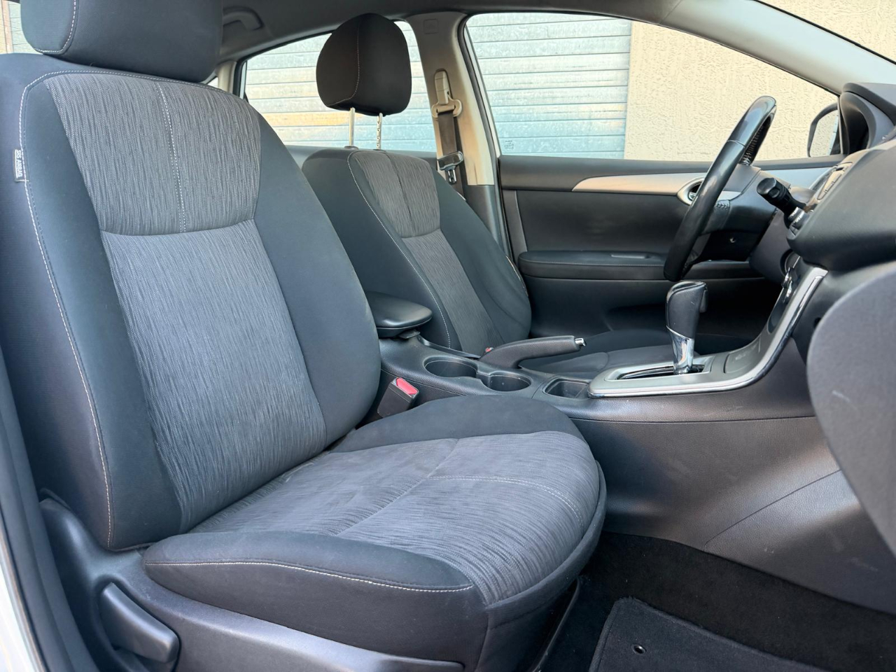 Nissan Sentra 4dr Sdn I4 CVT SV 2015