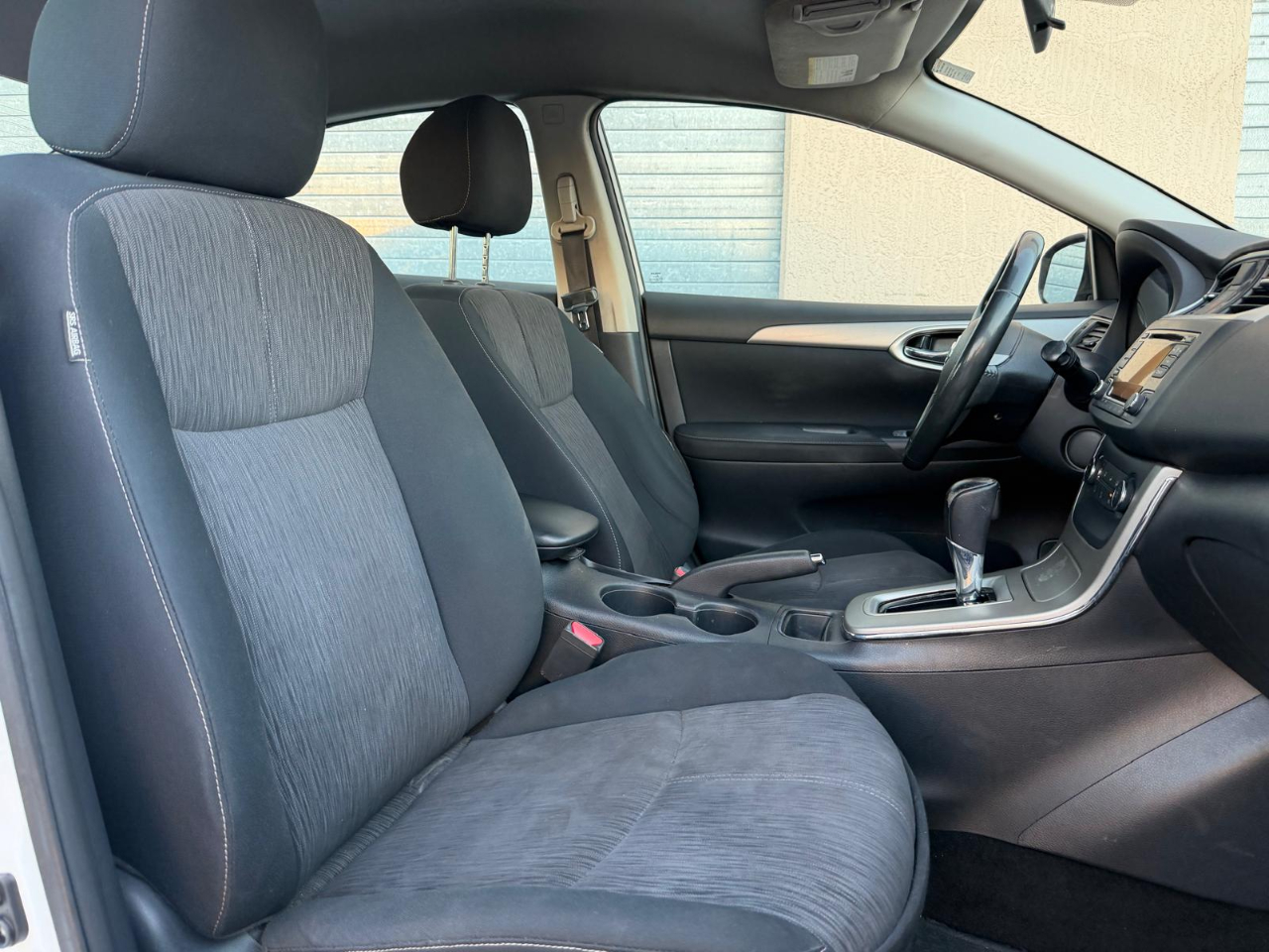 Nissan Sentra 4dr Sdn I4 CVT SV 2015