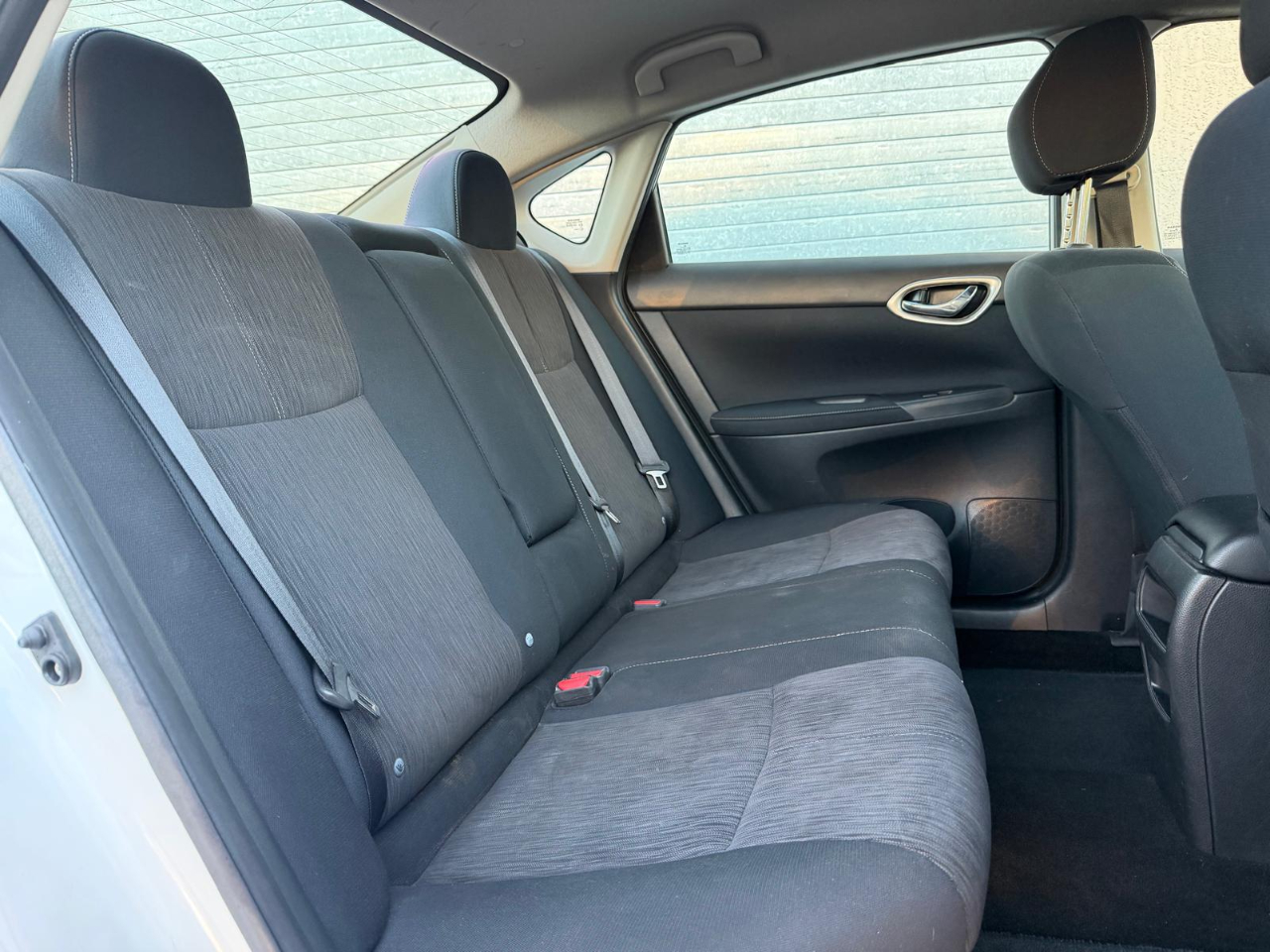 Nissan Sentra 4dr Sdn I4 CVT SV 2015