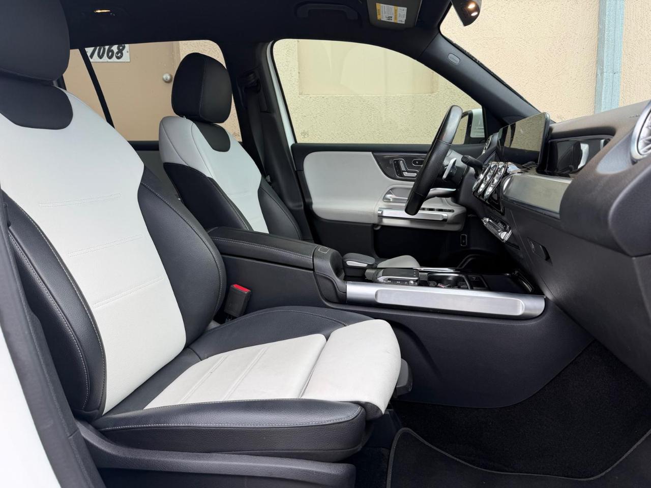 Mercedes-Benz GLB GLB 250 SUV 2021