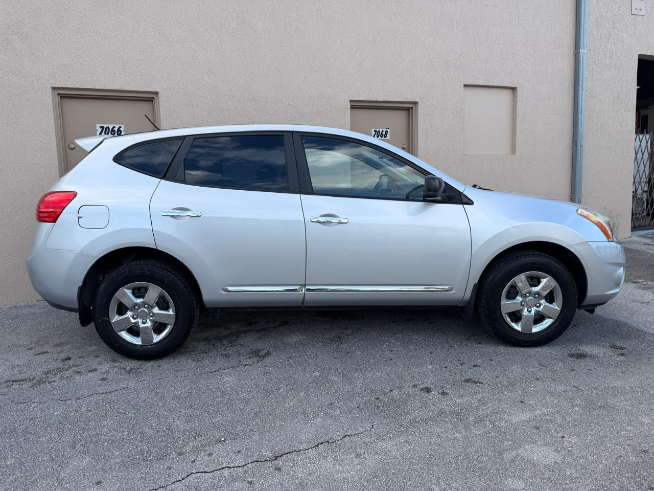 Nissan Rogue FWD 4dr S 2011