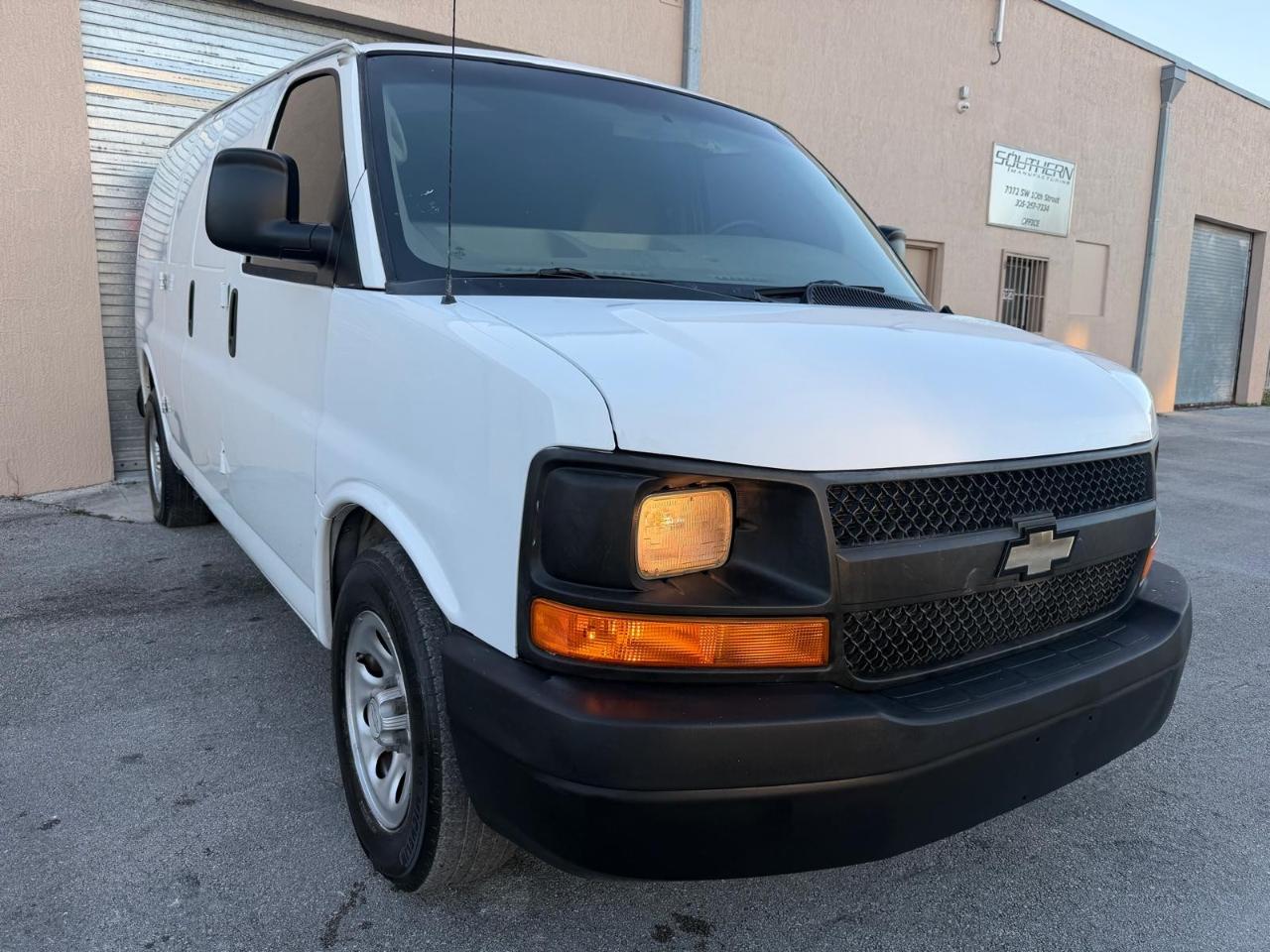 Chevrolet Express Cargo Van RWD 1500 135" 2011