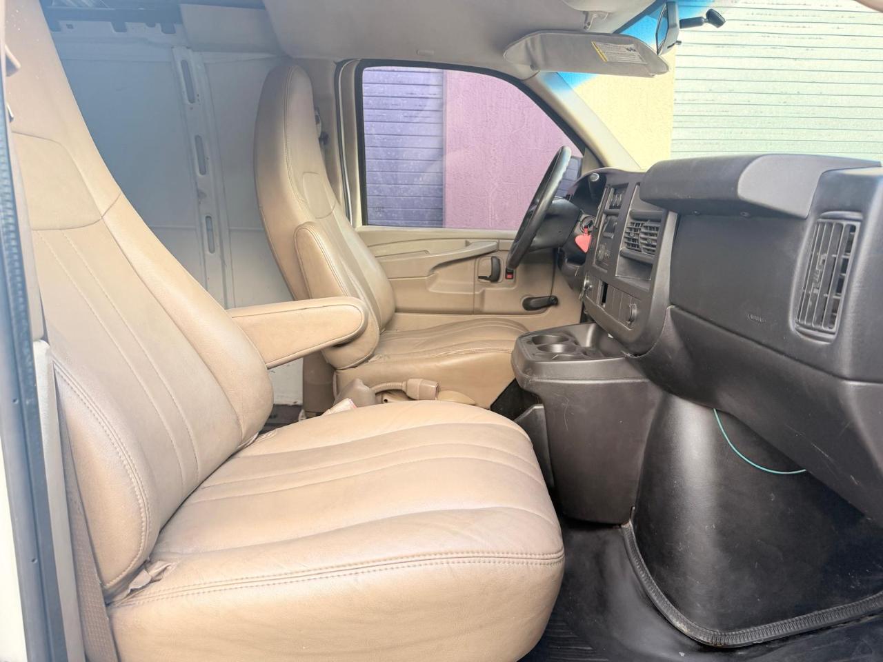 Chevrolet Express Cargo Van RWD 1500 135" 2011