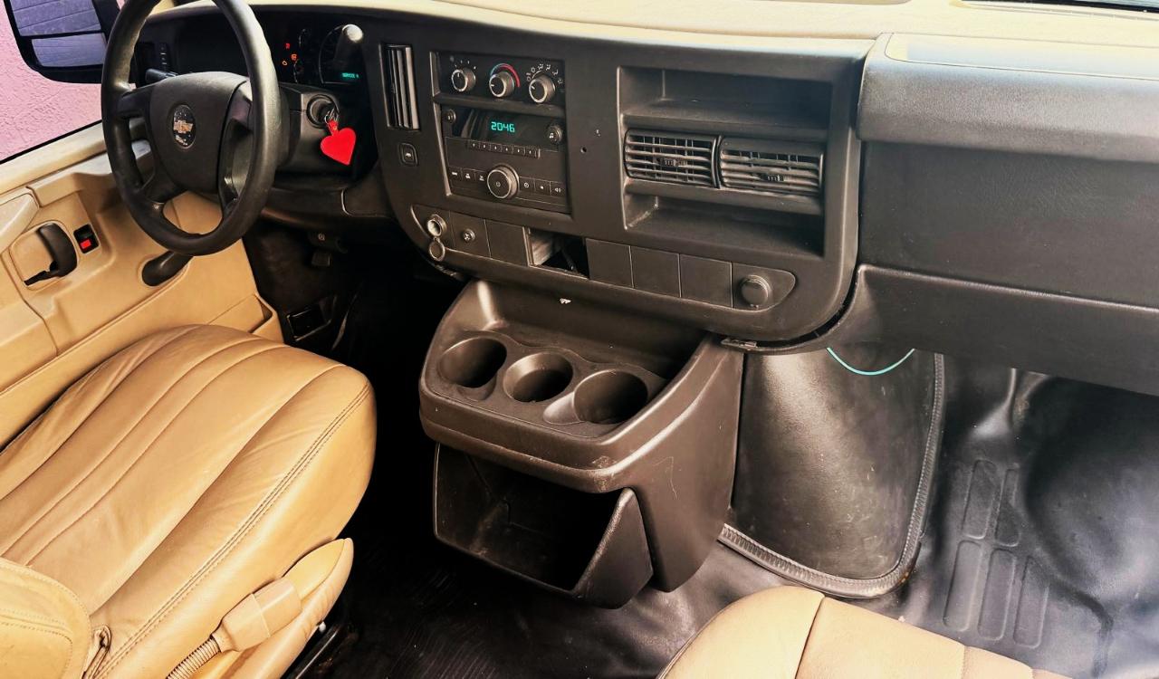 Chevrolet Express Cargo Van RWD 1500 135" 2011