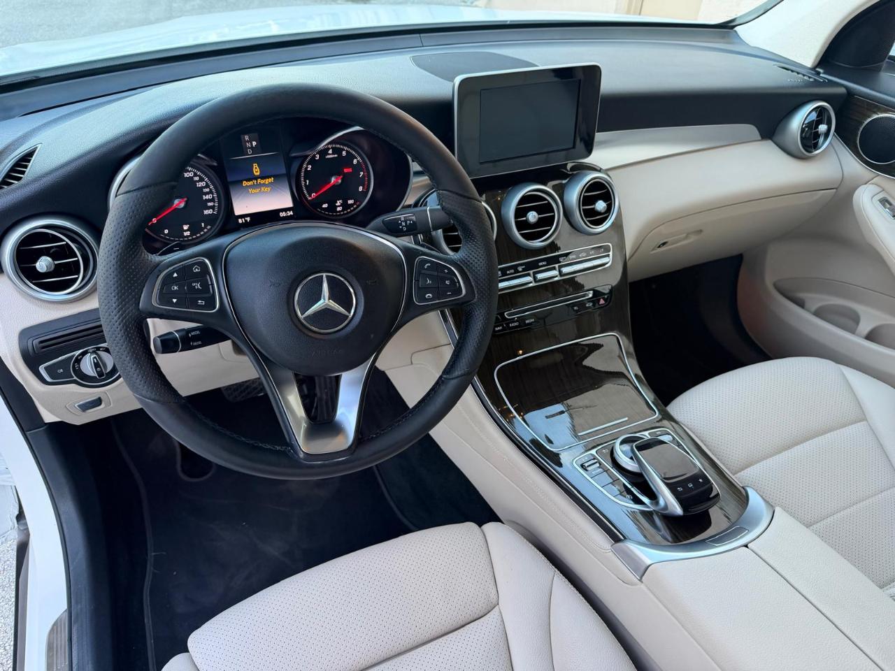 Mercedes-Benz GLC RWD 4dr GLC 300 2016