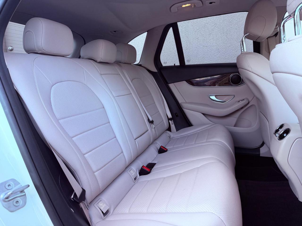 Mercedes-Benz GLC RWD 4dr GLC 300 2016