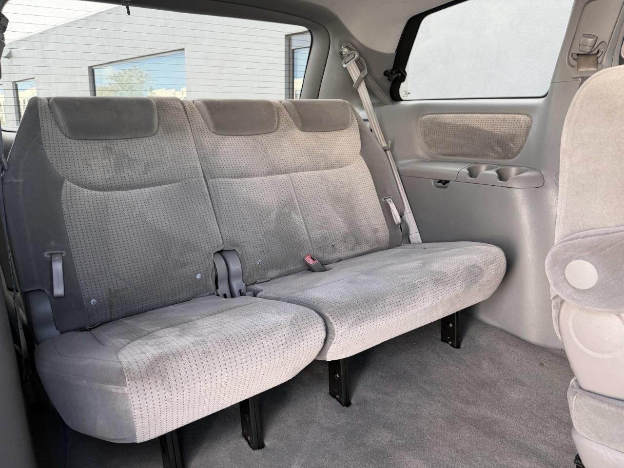 Toyota Sienna 5dr 7-Pass Van LE AAS FWD (Natl) 2009