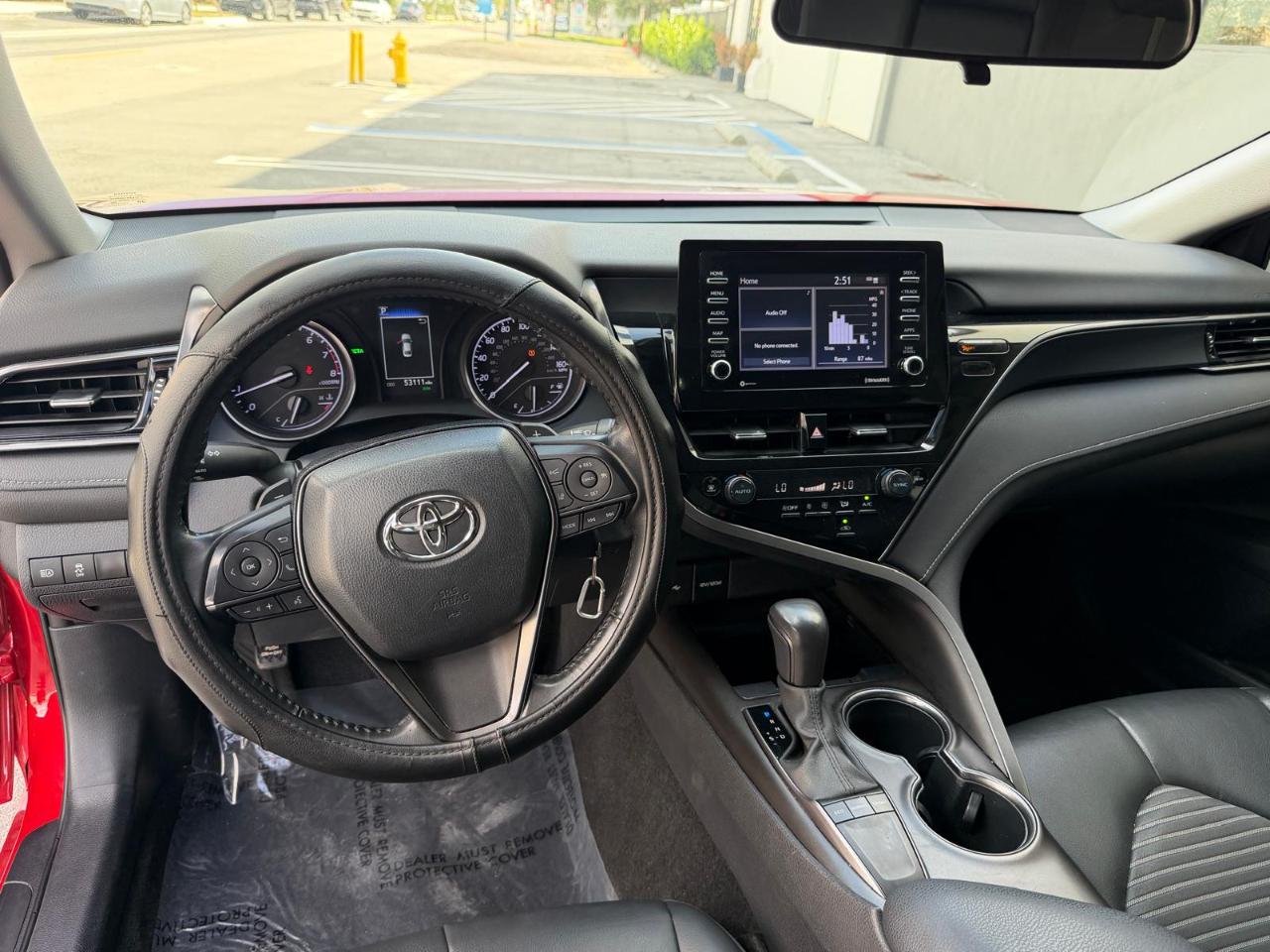 Toyota Camry Hybrid SE Nightshade CVT (Natl) 2023