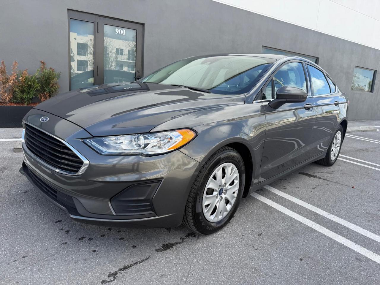 Ford Fusion S FWD 2020