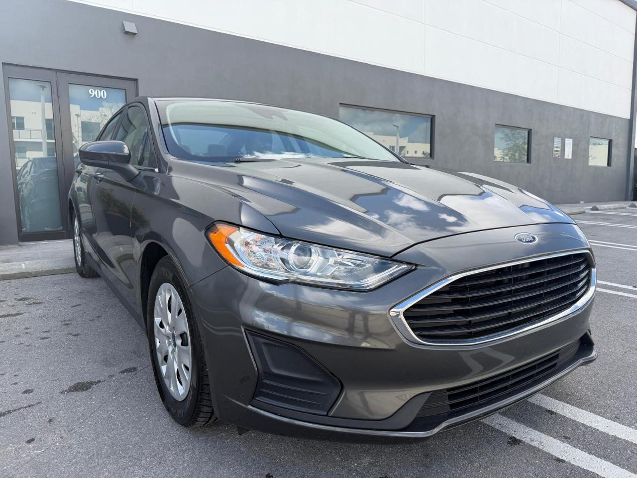 Ford Fusion S FWD 2020