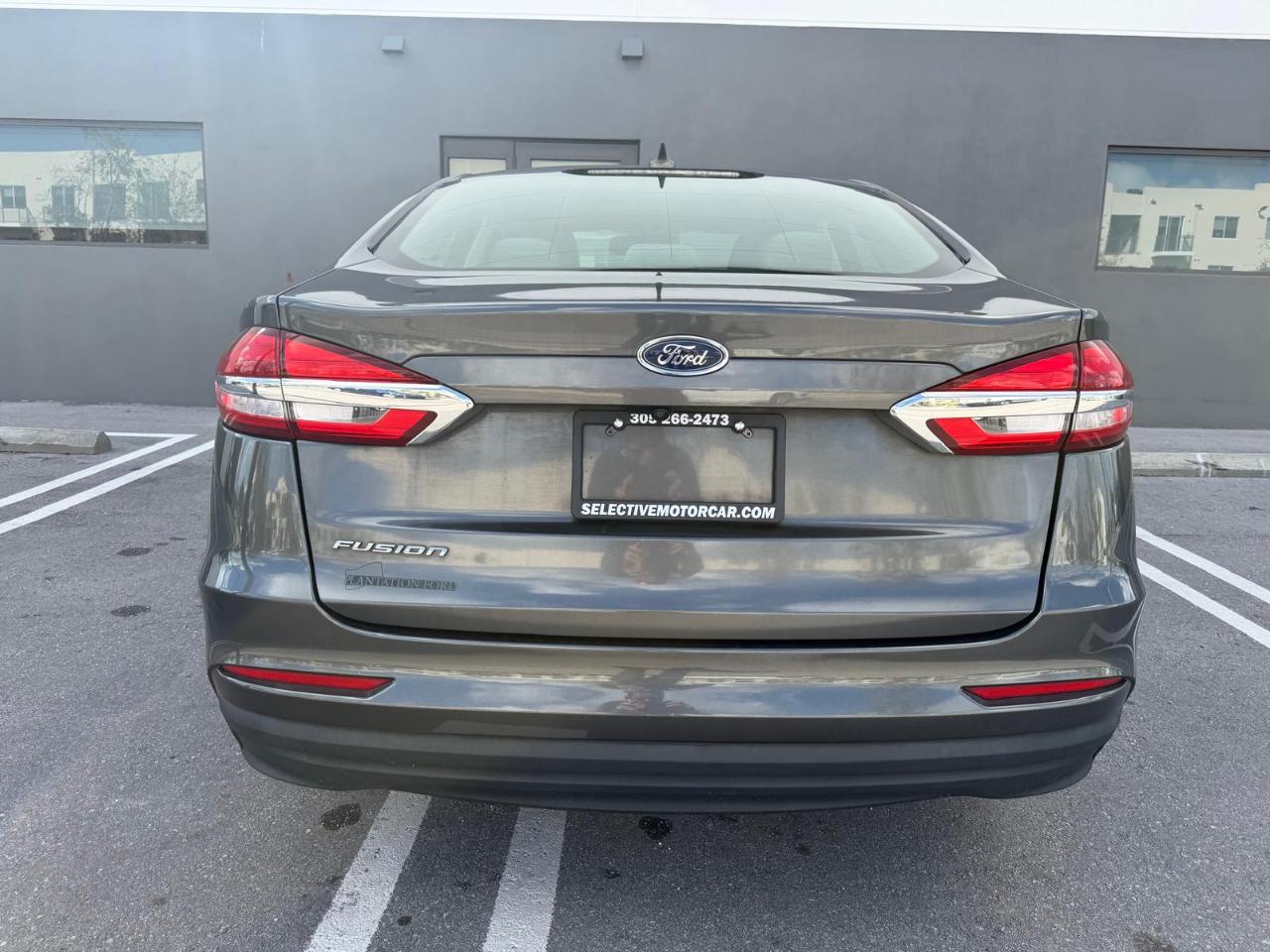 Ford Fusion S FWD 2020