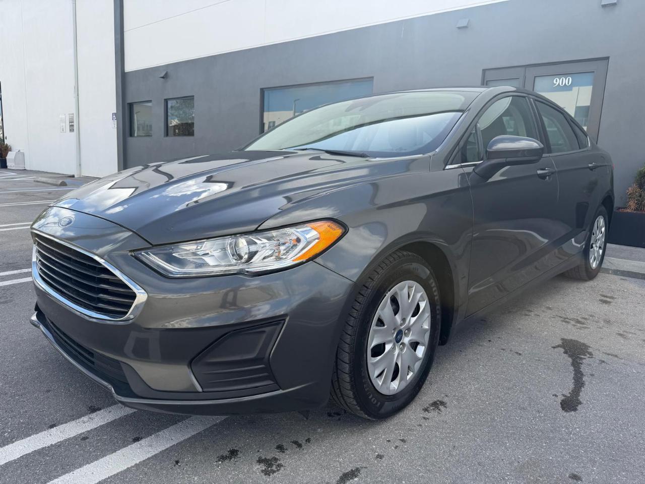 Ford Fusion S FWD 2020