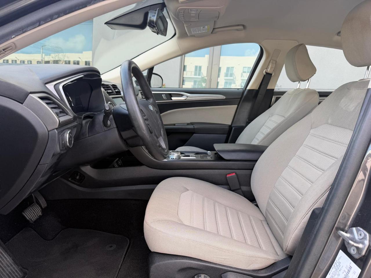 Ford Fusion S FWD 2020