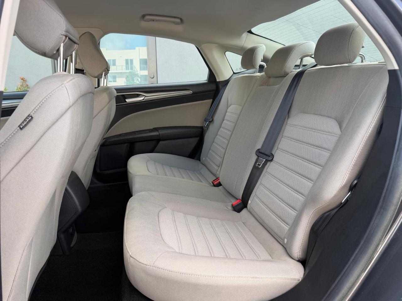 Ford Fusion S FWD 2020