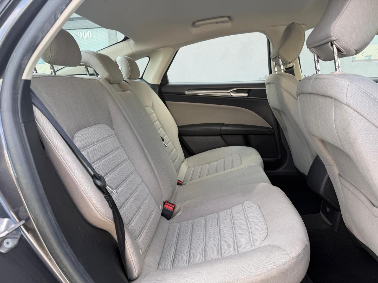 Ford Fusion S FWD 2020