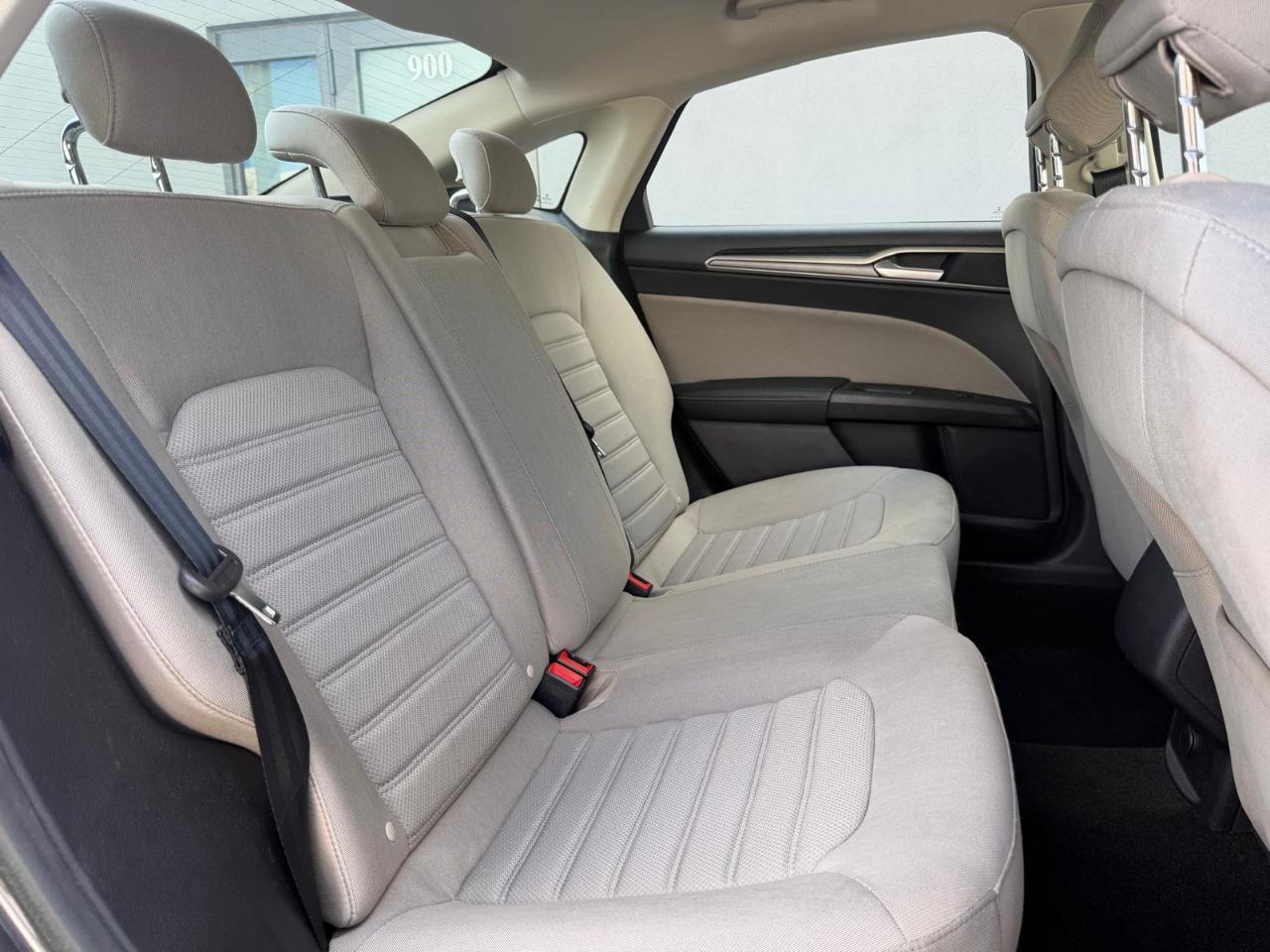 Ford Fusion S FWD 2020