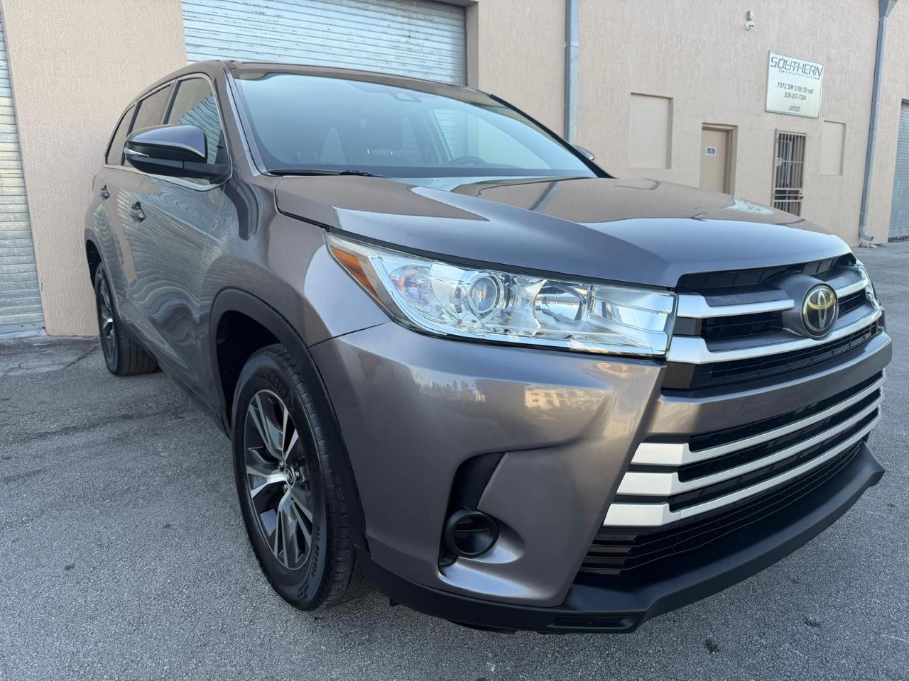 Toyota Highlander LE I4 FWD (Natl) 2019