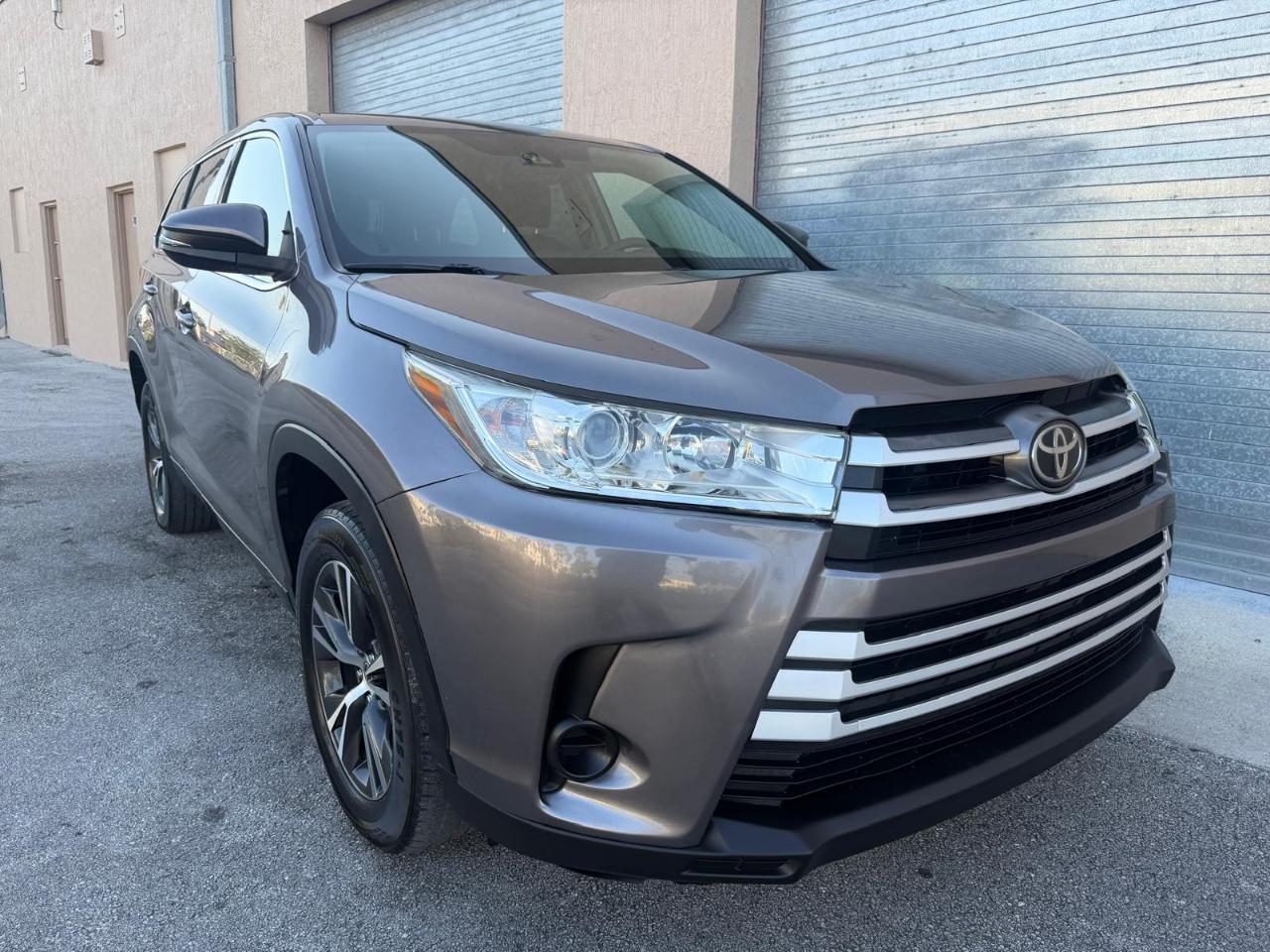 Toyota Highlander LE I4 FWD (Natl) 2019
