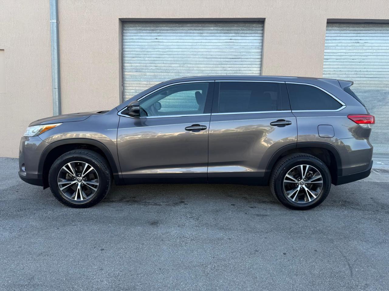 Toyota Highlander LE I4 FWD (Natl) 2019