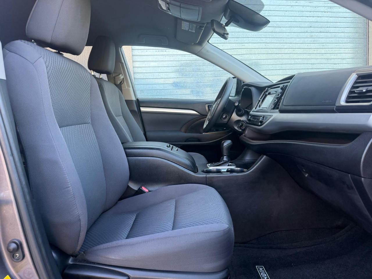 Toyota Highlander LE I4 FWD (Natl) 2019