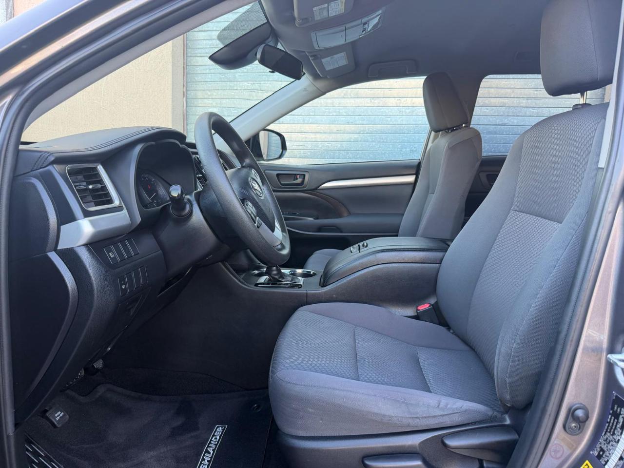 Toyota Highlander LE I4 FWD (Natl) 2019