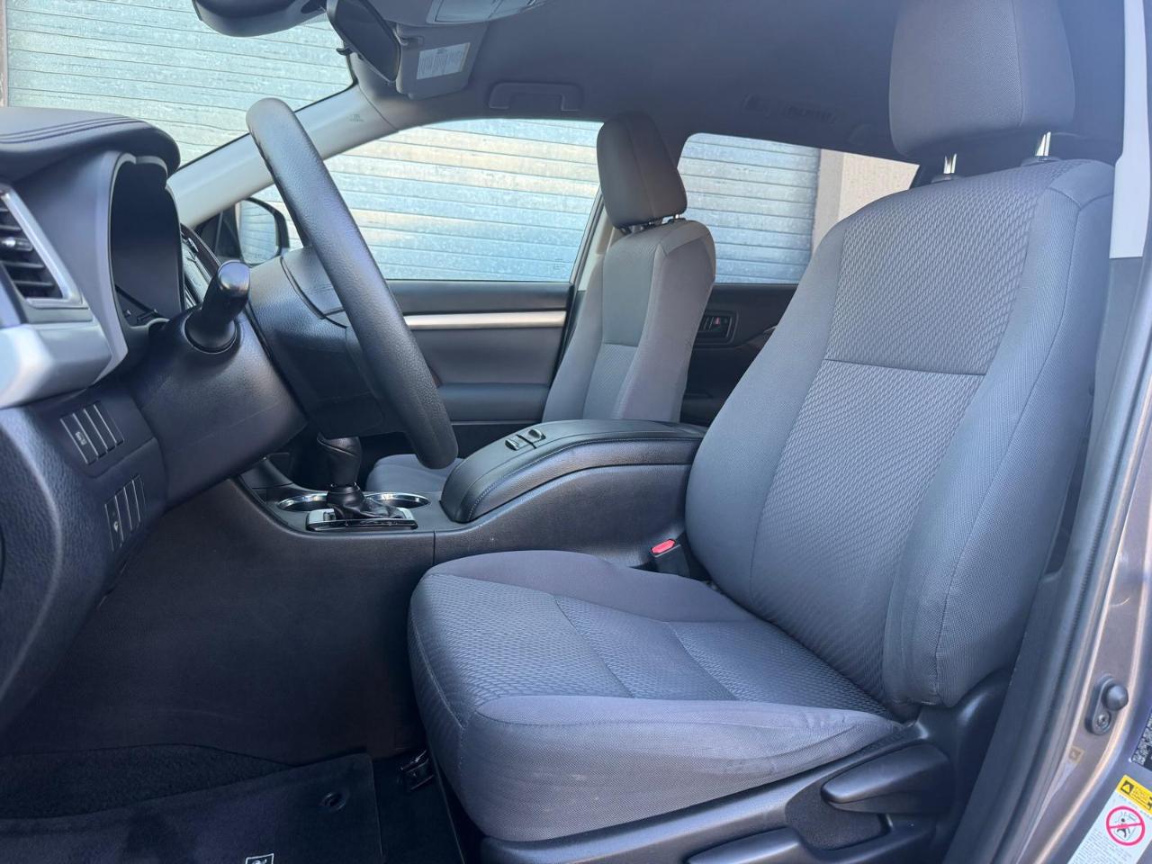 Toyota Highlander LE I4 FWD (Natl) 2019