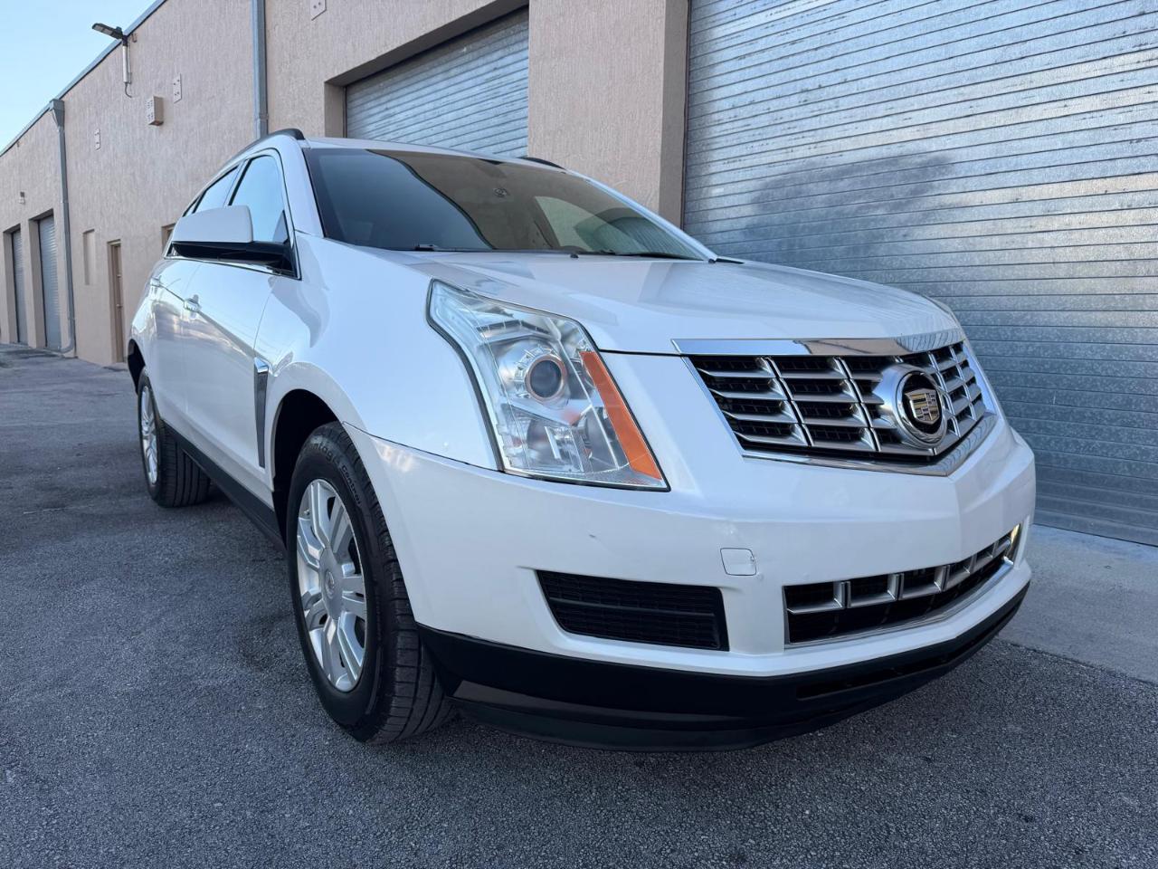 Cadillac SRX FWD 4dr Base 2015