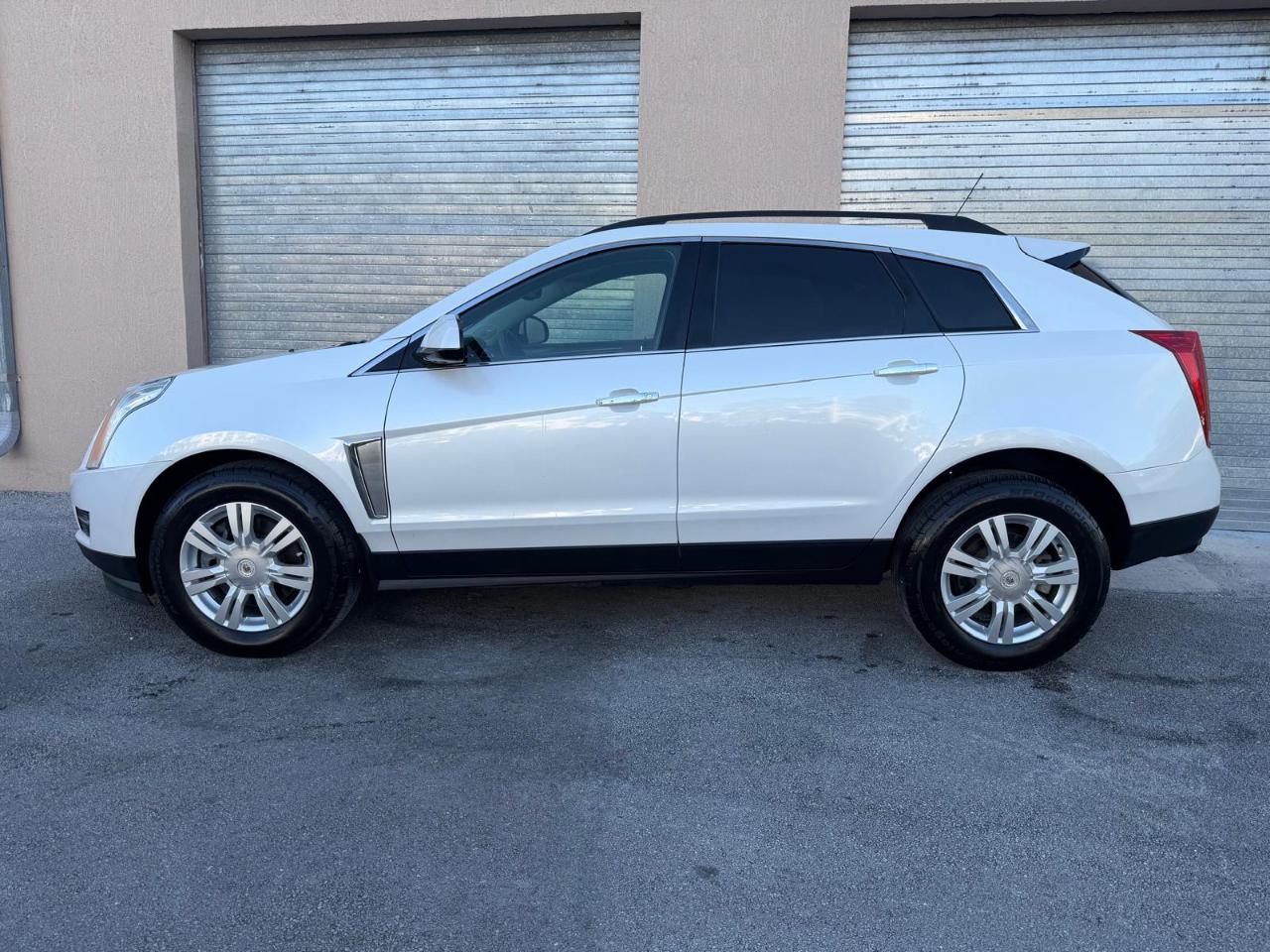 Cadillac SRX FWD 4dr Base 2015