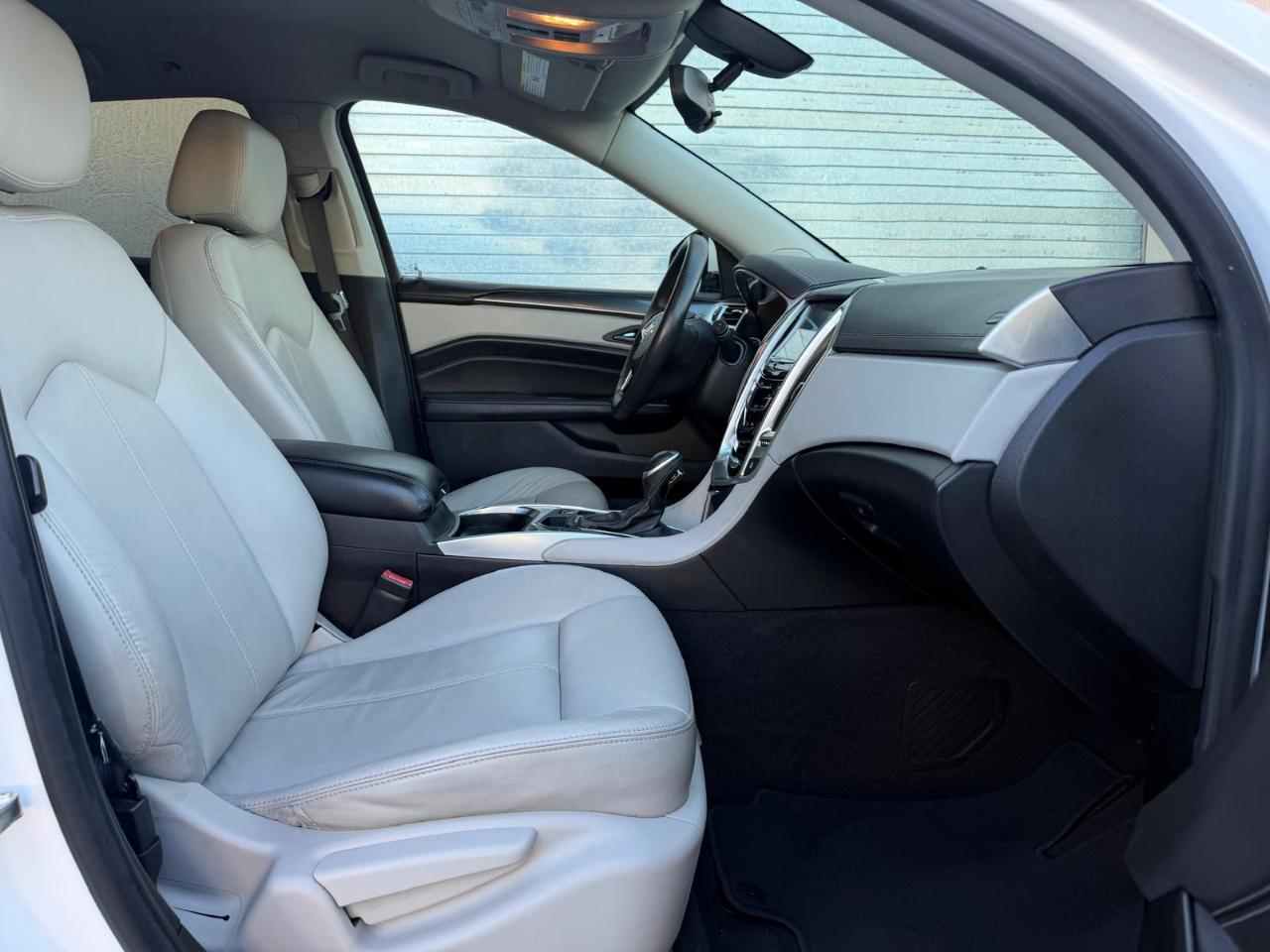 Cadillac SRX FWD 4dr Base 2015