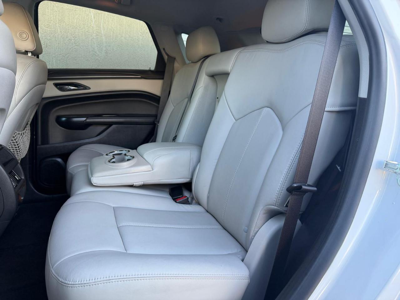 Cadillac SRX FWD 4dr Base 2015