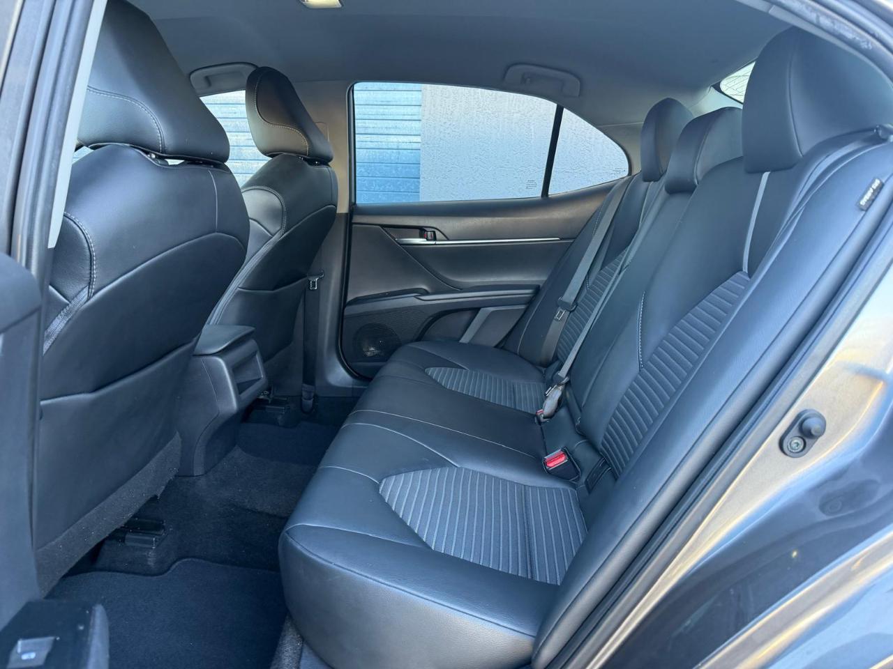 Toyota Camry SE Auto (Natl) 2020